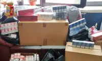 Napoli - Polizia sequestra oltre 40 kg di sigarette di contrabbando