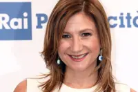 Rai: Serena Bortone, “avances” a Sanremo al ballerino di Ballando con le stelle? Ecco di cosa si tratta