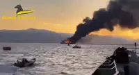 Nave passeggeri della Grimaldi in fiamme al largo delle coste greche, la Guardia di Finanza salva 243 persone