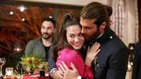 Can Yaman e Demet Özdemir: insieme per lo spot Disney. Fan in delirio. Ecco di cosa si tratta