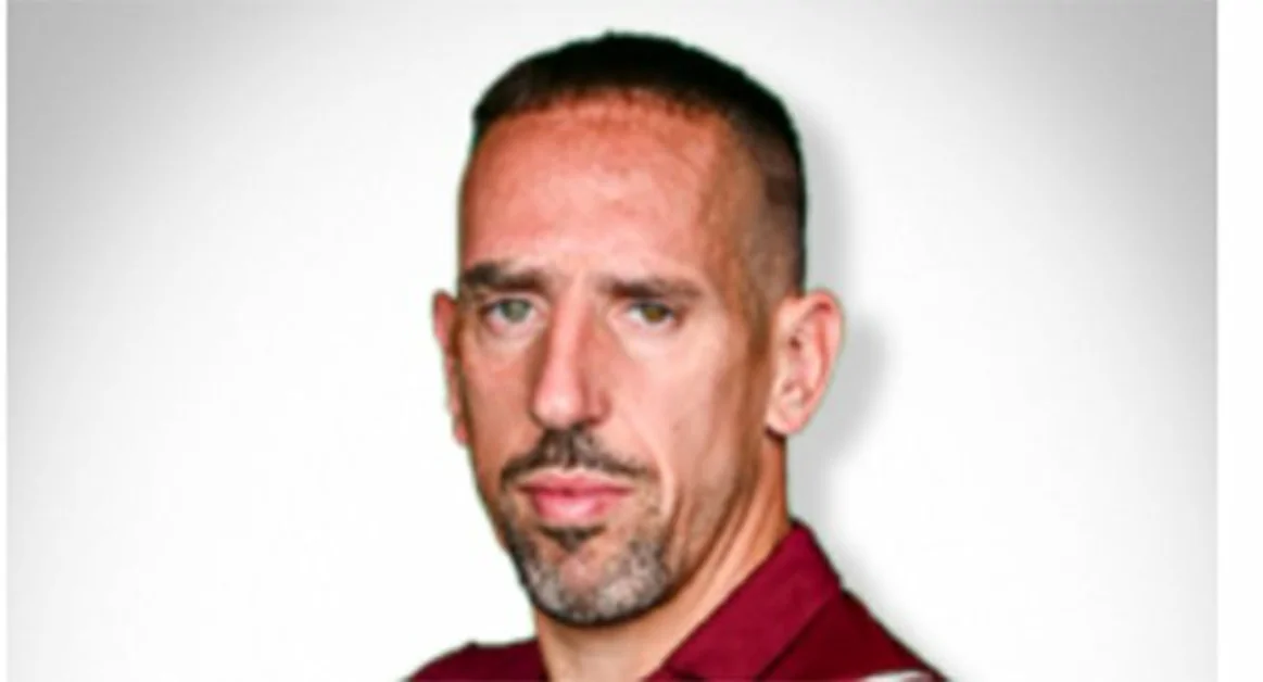 Incidente per Franck Ribery, lieve trauma cranico per l'attaccante della Salernitana