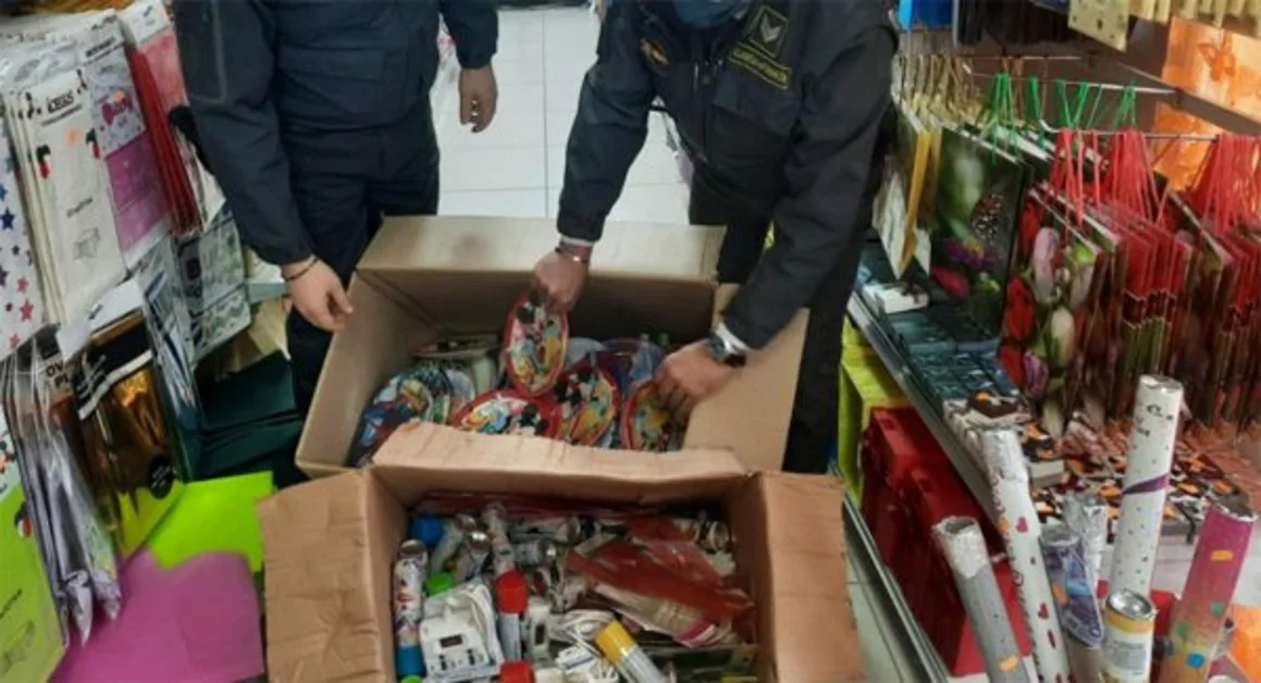 GdF sequestra prodotti contraffatti in un negozio nel Salernitano