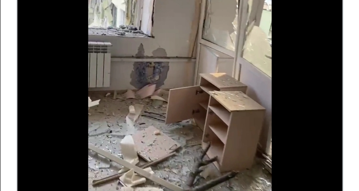 Guerra in Ucraina, bombe sull'ospedale pediatrico a Mariupol. Le accuse di Zelensky