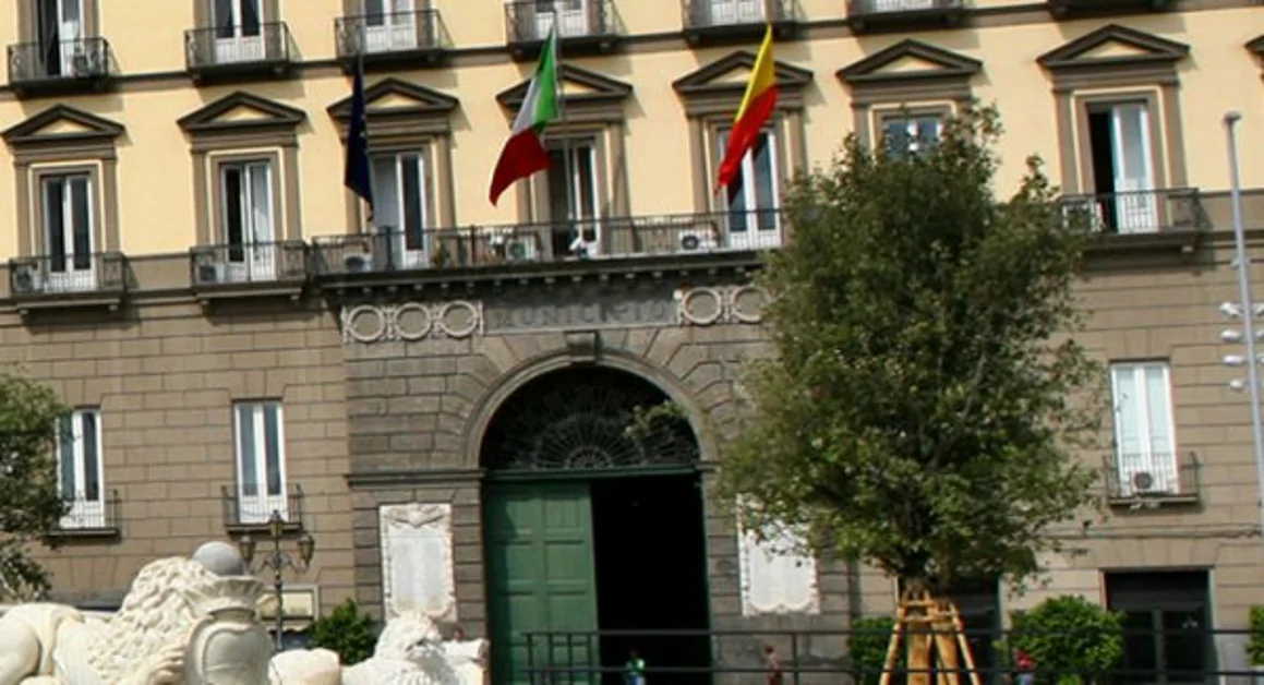 Napoli - Aggredito in strada sindacalista della FIM CISL, la solidarietà dell'Amministrazione comunale