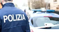 Napoli - Ruba una scooter, poliziotto libero dal servizio lo blocca