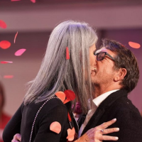 Mediaset: Fiori d’arancio per una coppia del Trono Over di Uomini e Donne. Maria De Filippi si commuove
