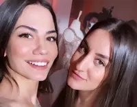 Mediaset: Demet Özdemir in abito da sposa. La foto dell’ex di Can Yaman spopola sul web