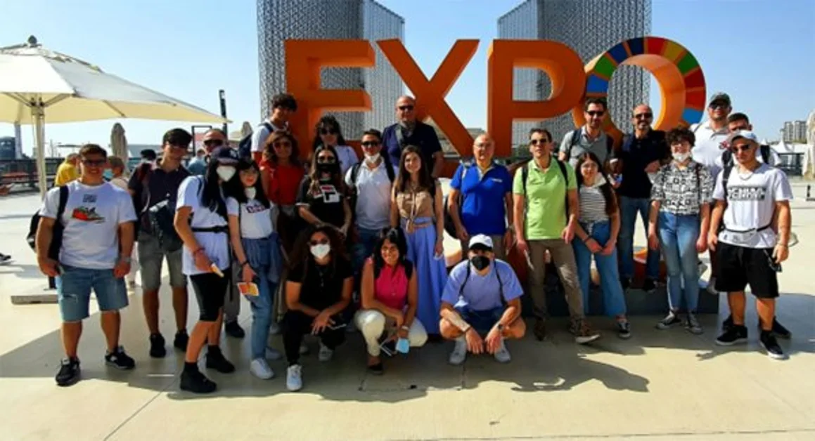 Torre del Greco - Gli studenti del "Pantaleo" premiati con un viaggio a Dubai