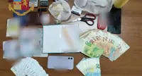 Napoli - Droga, soldi e documenti falsi: arrestato dalla Polizia
