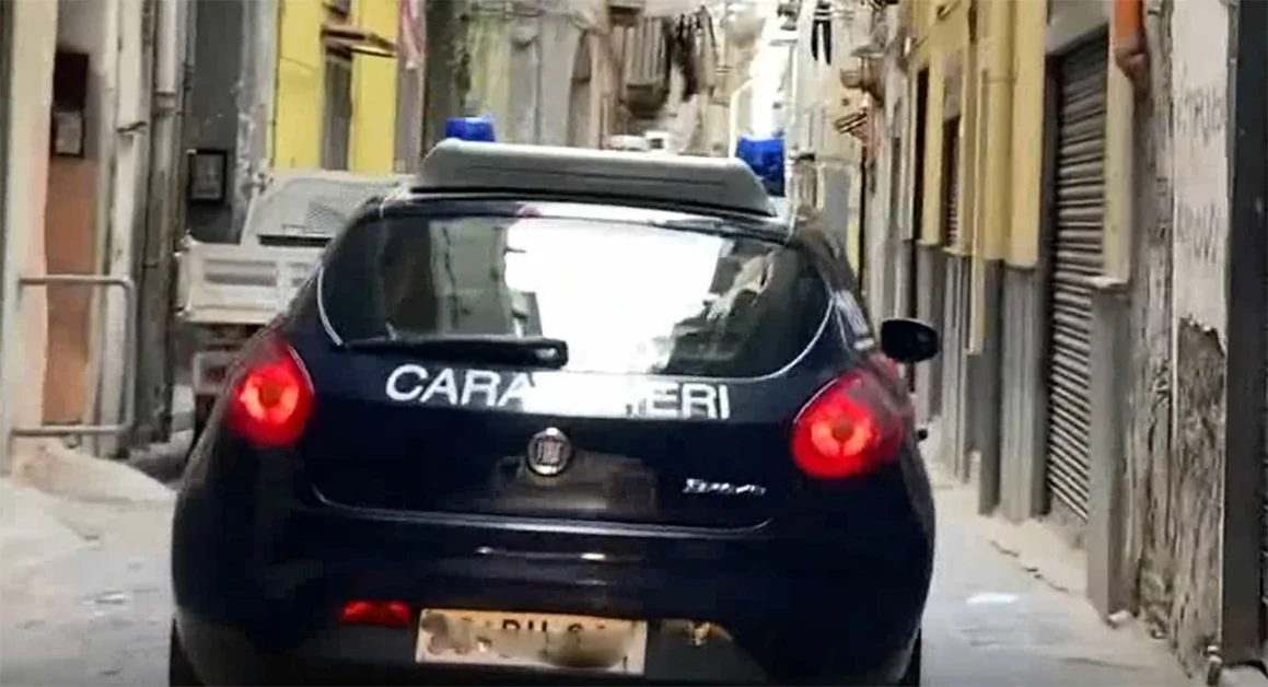 Castellammare di Stabia - Spaccio di droga, coppia di pusher arrestata dai carabinieri