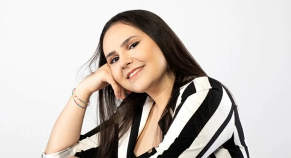 Boscoreale - La cantautrice Serena Di Palma con il suo nuovo singolo "Arnold's Bar"