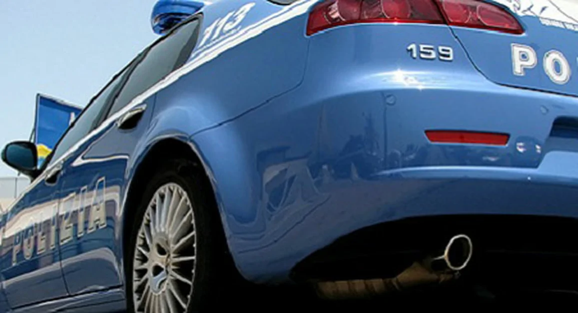 Da San Giovanni a Teduccio a Portici, Polizia blocca auto sfuggita all'alt