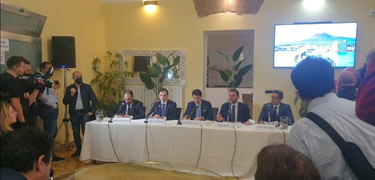 Giuseppe Conte a Torre Annunziata: "Qui per scrivere una nuova pagina della città" 