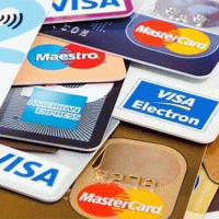 Napoli - Compra cellulare con carta di credito rubata, arrestato dalla Polizia