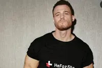 Kerem Bursin: dimentica Hande Ercel con attrice di Love is in the air. La foto