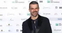 Luca Argentero premiato con il Nastro d'Argento Grandi Serie 2022: la dedica dell'attore