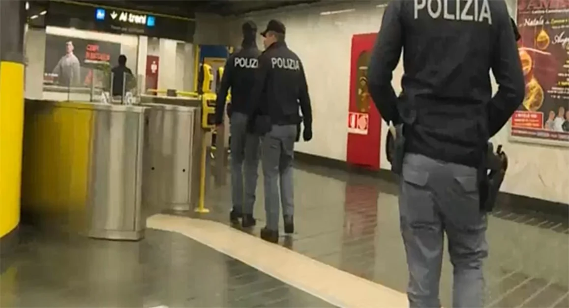Napoli - Aggredisce vigilanti alla stazione Metro di Chiaiano