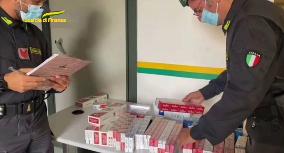 Sigarette di contrabbando da Napoli a Palermo, 14 misure cautelari