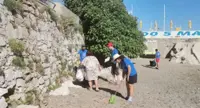 Pulizia della spiaggia del Fico, l'impegno dell'AMP Punta Campanella