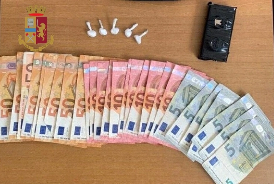Spacciava droga a Napoli, arrestato 25enne di Pompei