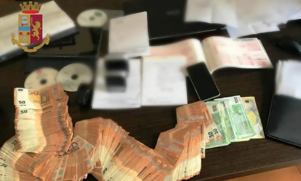 Faceva l'ortopedico ma non aveva la laurea: torrese denunciato