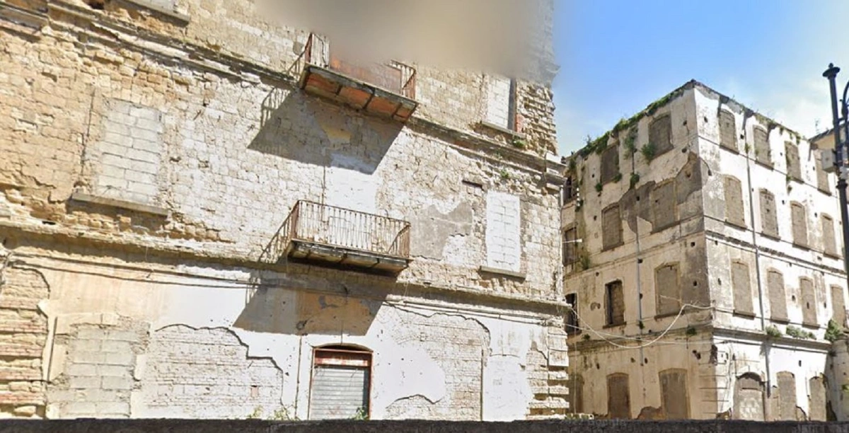 Torre Annunziata - Ex pastificio Vitagliano, al via le opere di demolizione