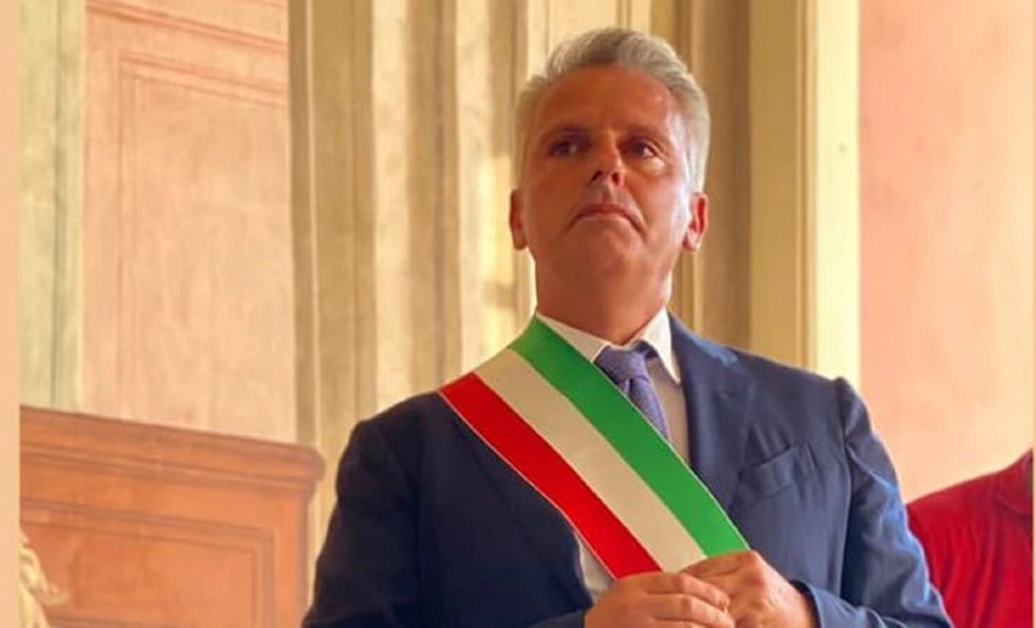 Si dimette il sindaco di Ottaviano, candidato al Parlamento