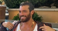 Can Yaman sulle orme di Raoul Bova. Il video fa impazzire le fan