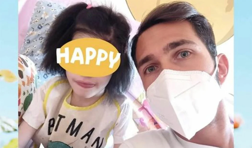 La triste storia di Elsa, la bambina con gli arti fratturati e la schiena deformata