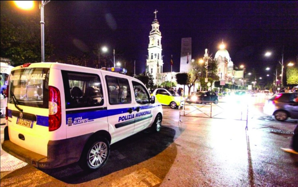 Rissa per una ragazza, tre arresti. La Polizia Locale evita il peggio