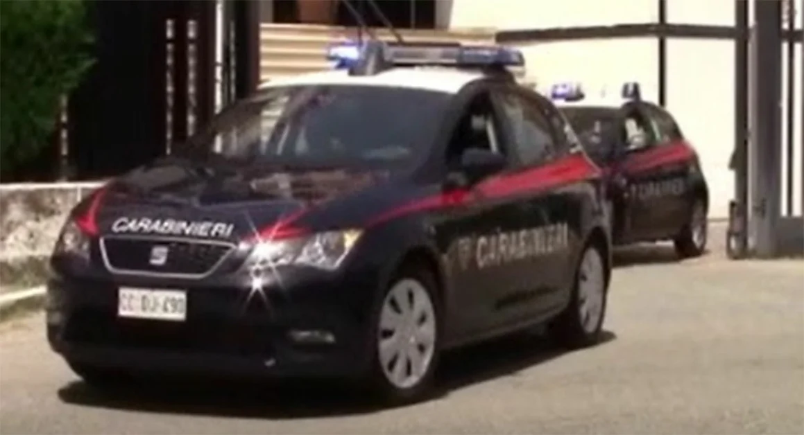 Gragnano - Tredicenne morto dopo una caduta dal 4° piano. Insulti e minacce in chat