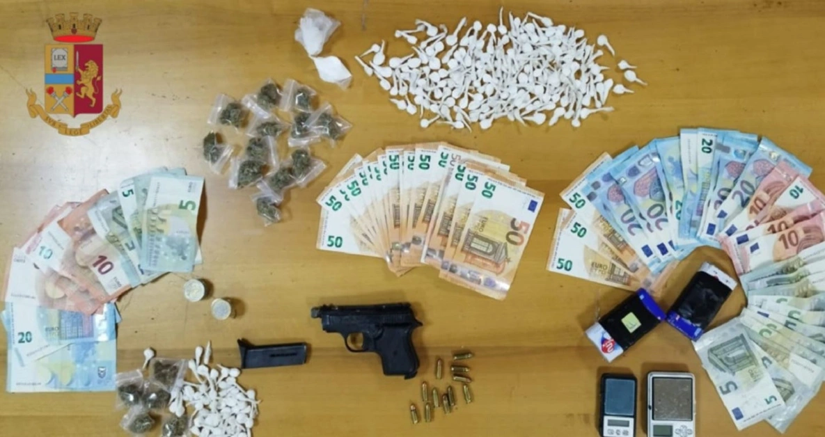 Droga e pistola in una cassetta di sicurezza, arrestato