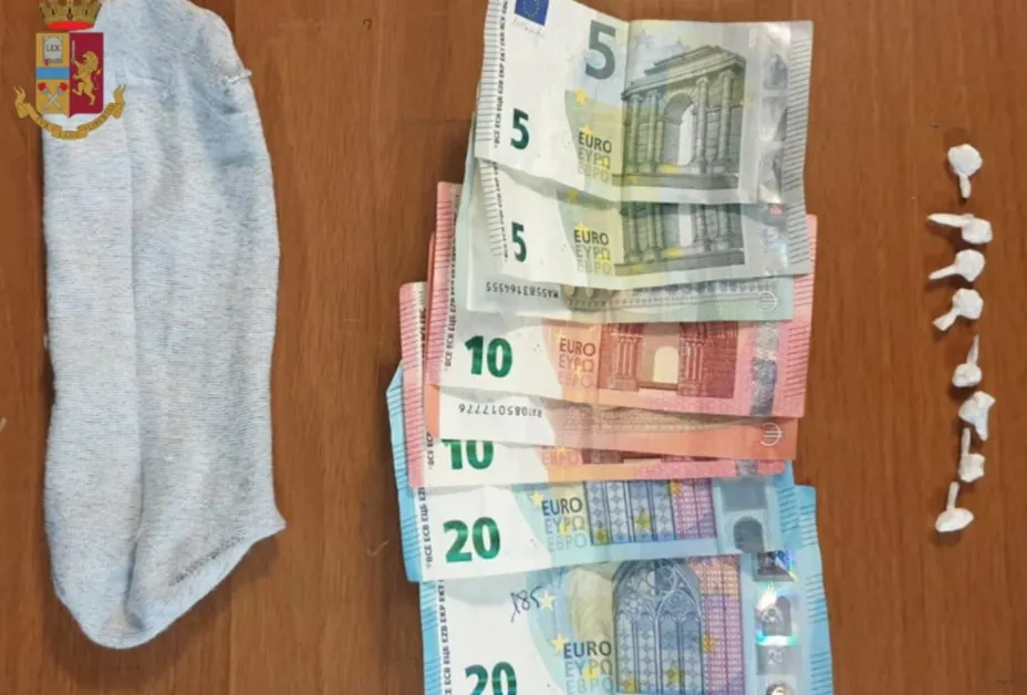 Droga nel calzino, arrestato spacciatore