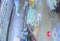 Rapina choc in una tabaccheria nel Napoletano