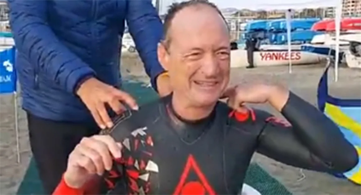 Roma-Ostia a nuoto, l'ennesima impresa di Salvatore Cimmino