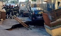 Sprofonda la strada, palazzina evacuata nel Napoletano