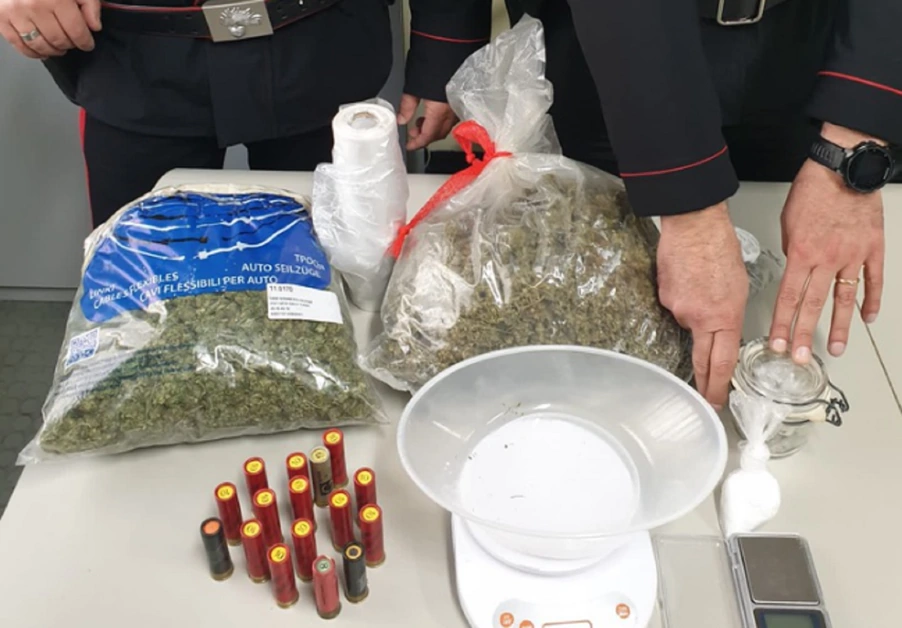Droga, due arresti nel Vesuviano. Fermato un commerciante