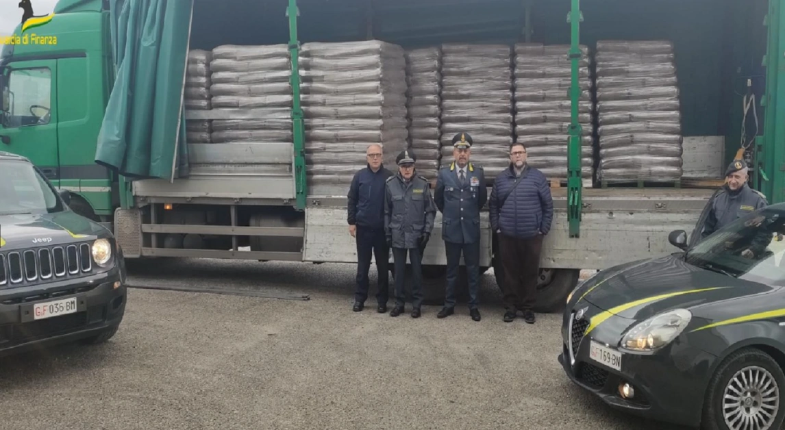 GdF di Salerno dona 57 tonnellate di bio-combustibile alla Caritas