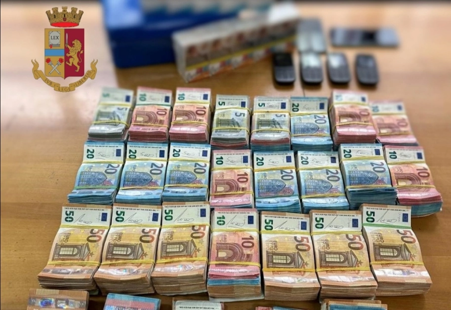 Riciclaggio, due denunce. Sequestrati oltre 160mila euro