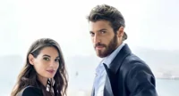 Can Yaman, bocca cucita su Viola come il mare. La seconda stagione in bilico
