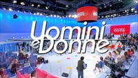 Mediaset sospende Uomini e Donne. La decisione di Berlusconi