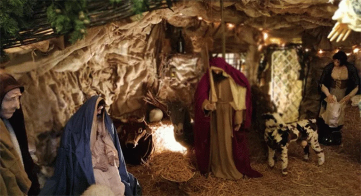 Boscotrecase - La magia del presepe a grandezza naturale con materiale di riciclo