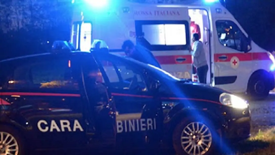 In fuga dai carabinieri, auto esce fuori strada: 4 morti e 3 feriti