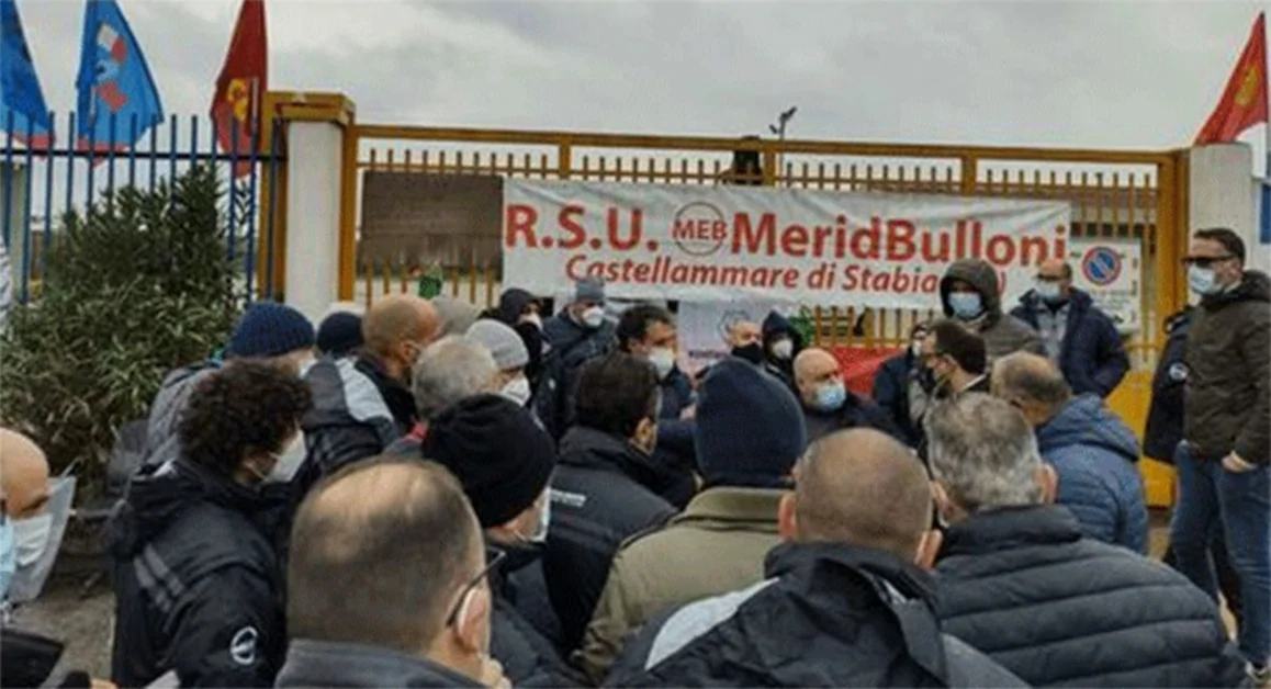 Castellammare di Stabia - Ex operai Meridbulloni dicono 'no' alla camorra