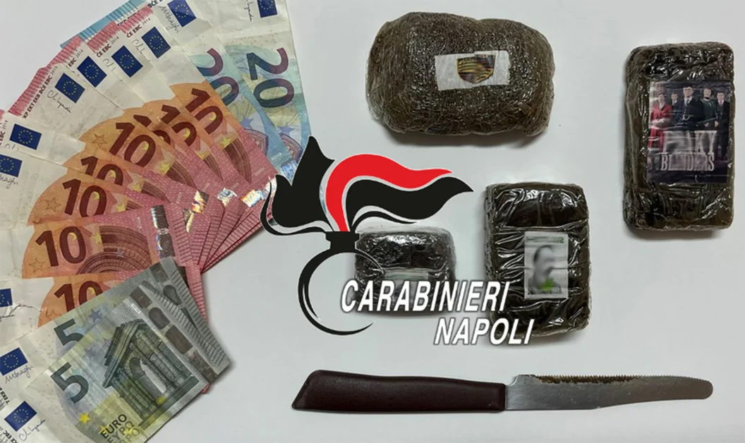 Pusher arrestato a Torre del Greco, in casa 4 panetti di hashish