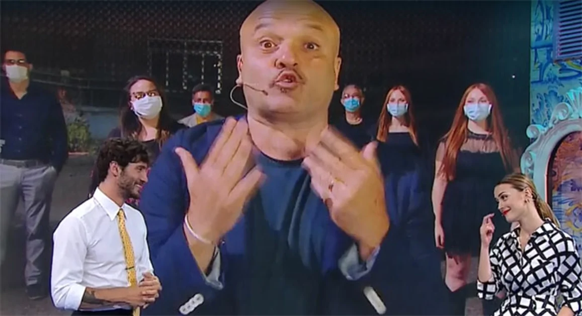 Peppe Iodice a Ercolano con il suo show. Il sindaco firma l'ordinanza "Natale Sicuro"