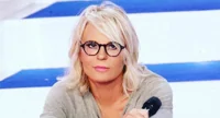 Uomini e Donne, Maria De Filippi perde i pezzi. Un tronista lascia il programma