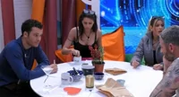 Gf Vip, piovono insulti dall'esterno della Casa. La regia censura