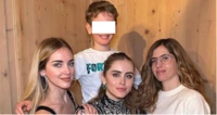 Chiara Ferragni, spunta il fratello "segreto". La foto di famiglia