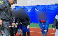 A scuola con i cani della Guardia di Finanza